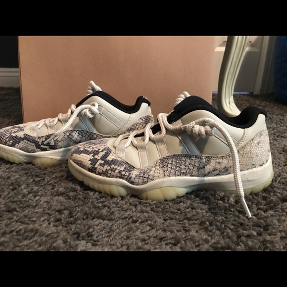 Snake skin Jordan 11s size 8 men’s